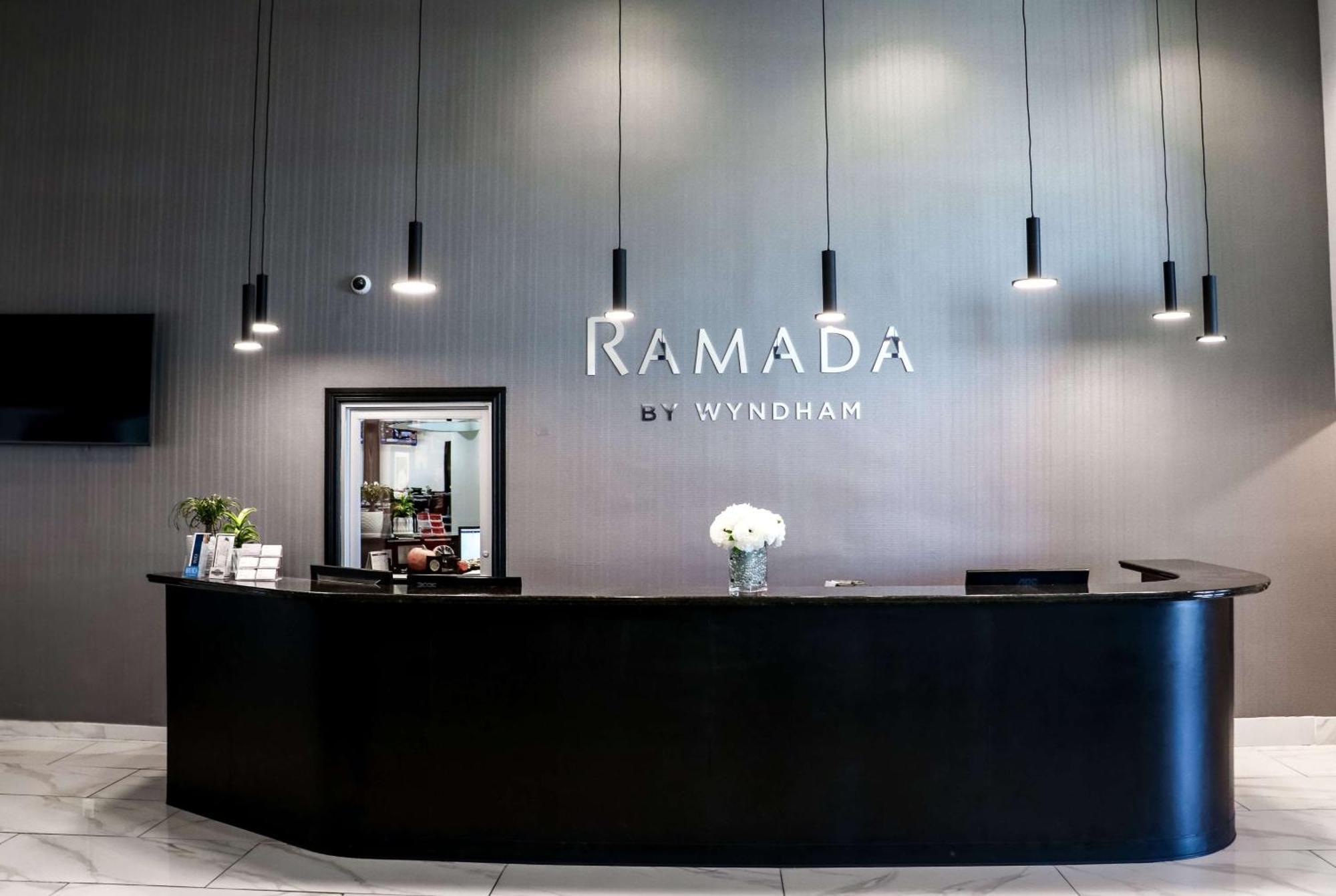 Ramada By Wyndham Del Rio Hotel Exterior photo